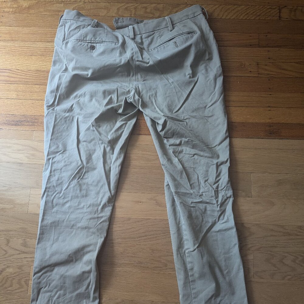Uniqlo Slim Fit Chinos 33x34